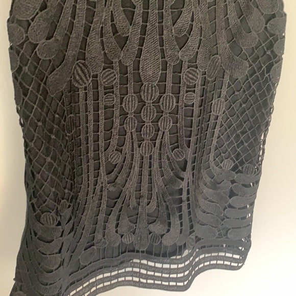 Express Black Tank - Picture 2 of 4